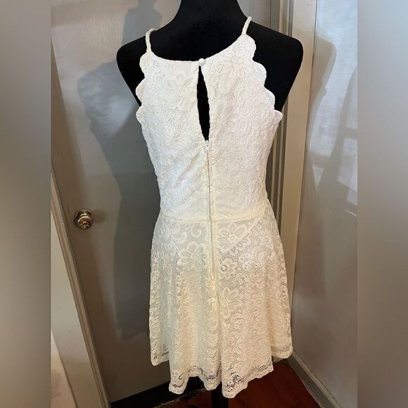 A. Byer Women's Lace Fit and Flare Dress, Off White, Size 8. - Picture 6 of 13